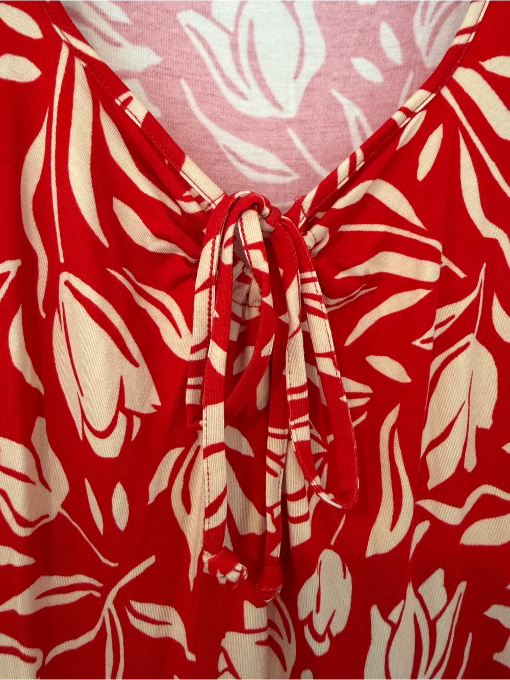 Cabi Dress, Small Red and Bone Floral, Never Worn Tearoom dress - Picture 6 of 9